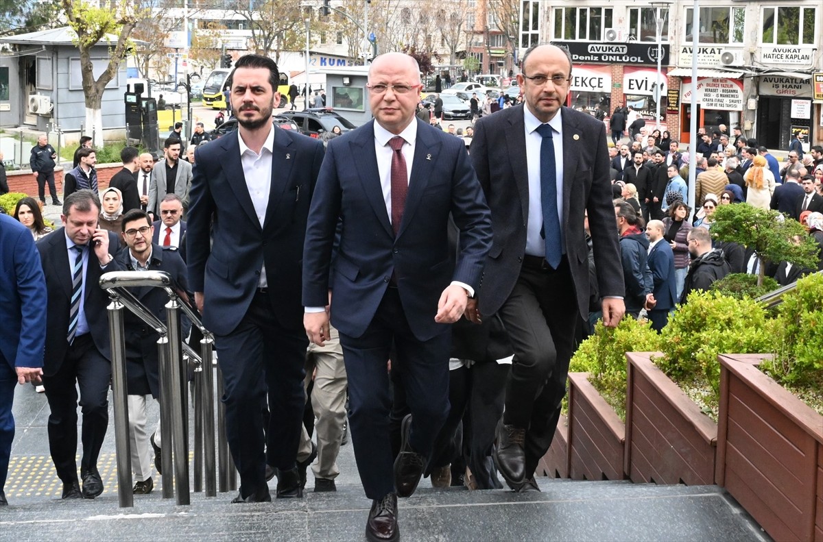 AK Parti Bursa İl Başkanlığı, Büyükşehir Belediye Başkanı Mustafa Bozbey hakkında "görevi kötüye...