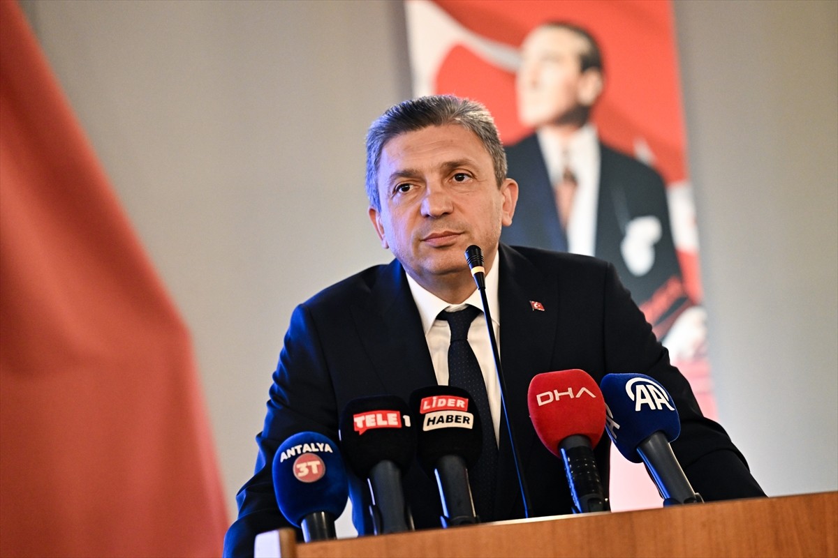 Akdeniz Turistik Otelciler ve İşletmeciler Birliği (AKTOB) nisan ayı geleneksel toplantısı...