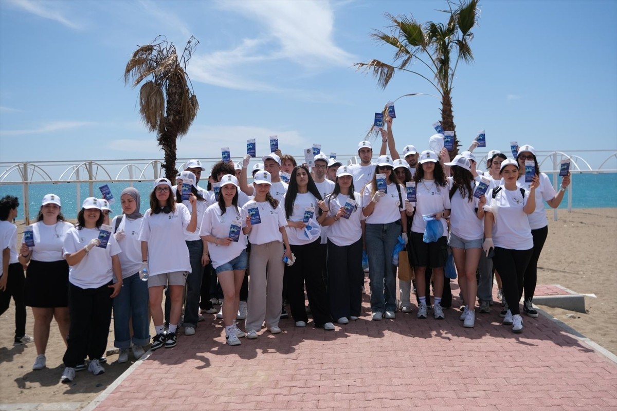 Akdeniz Üniversitesi Serik İşletme Fakültesi Turizm İşletmeciliği Bölümü öğrencileri, caretta...