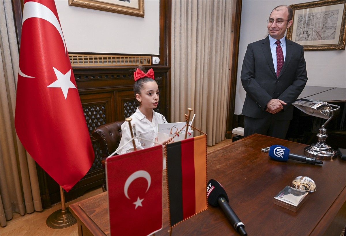 Almanya'da, 23 Nisan Ulusal Egemenlik ve Çocuk Bayramı kutlandı. Başkent Berlin'de, Türkiye'nin...