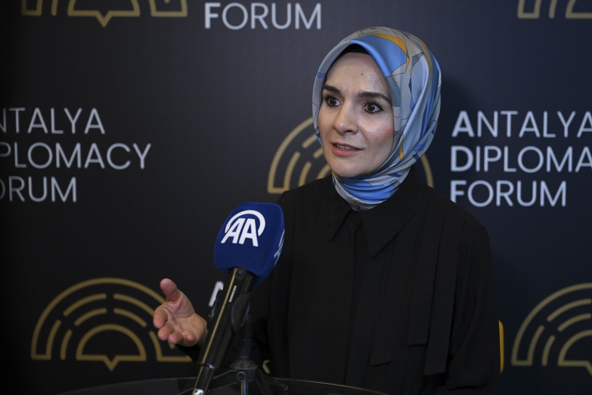 Anadolu Ajansı'nın (AA) "Global İletişim Ortağı" olarak yer aldığı ve Cumhurbaşkanı Recep Tayyip...