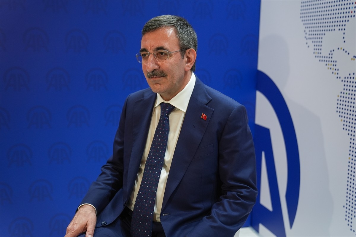 Anadolu Ajansının (AA) "Global İletişim Ortağı" olarak yer aldığı ve Cumhurbaşkanı Recep Tayyip...