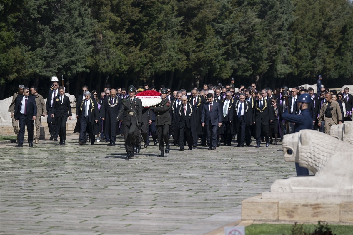 Anayasa Mahkemesinin 63. kuruluş yıl dönümü dolayısıyla Mahkeme Başkanı Kadir Özkaya ve...