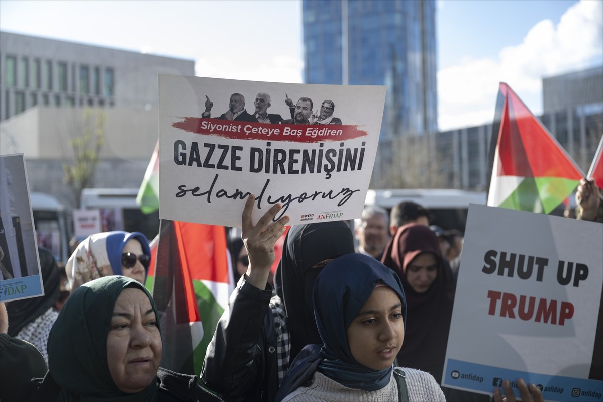 Ankara Filistin Dayanışma Platformu (ANFİDAP) üyeleri, İsrail'in Gazze Şeridi'nde devam eden...