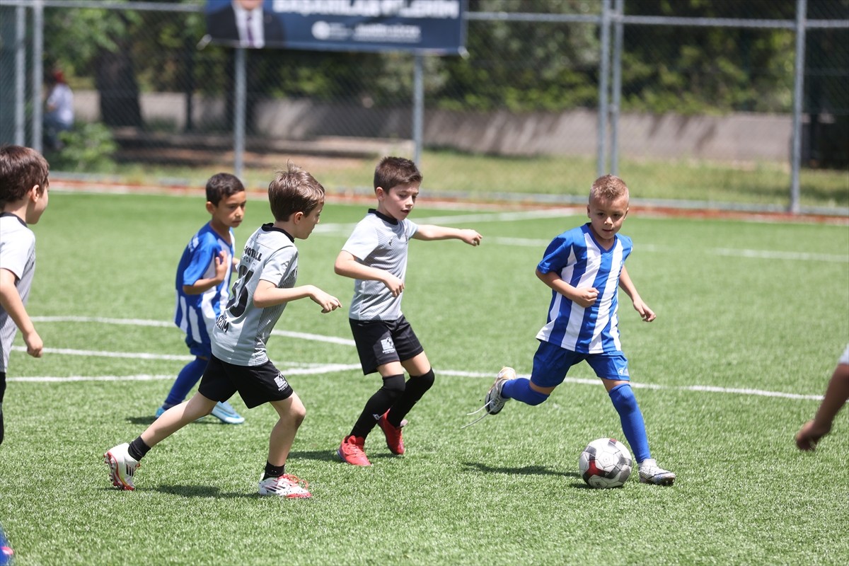 Antalya'da 23 Nisan Ulusal Egemenlik ve Çocuk Bayramı etkinlikleri kapsamında, bıçaklı saldırı...