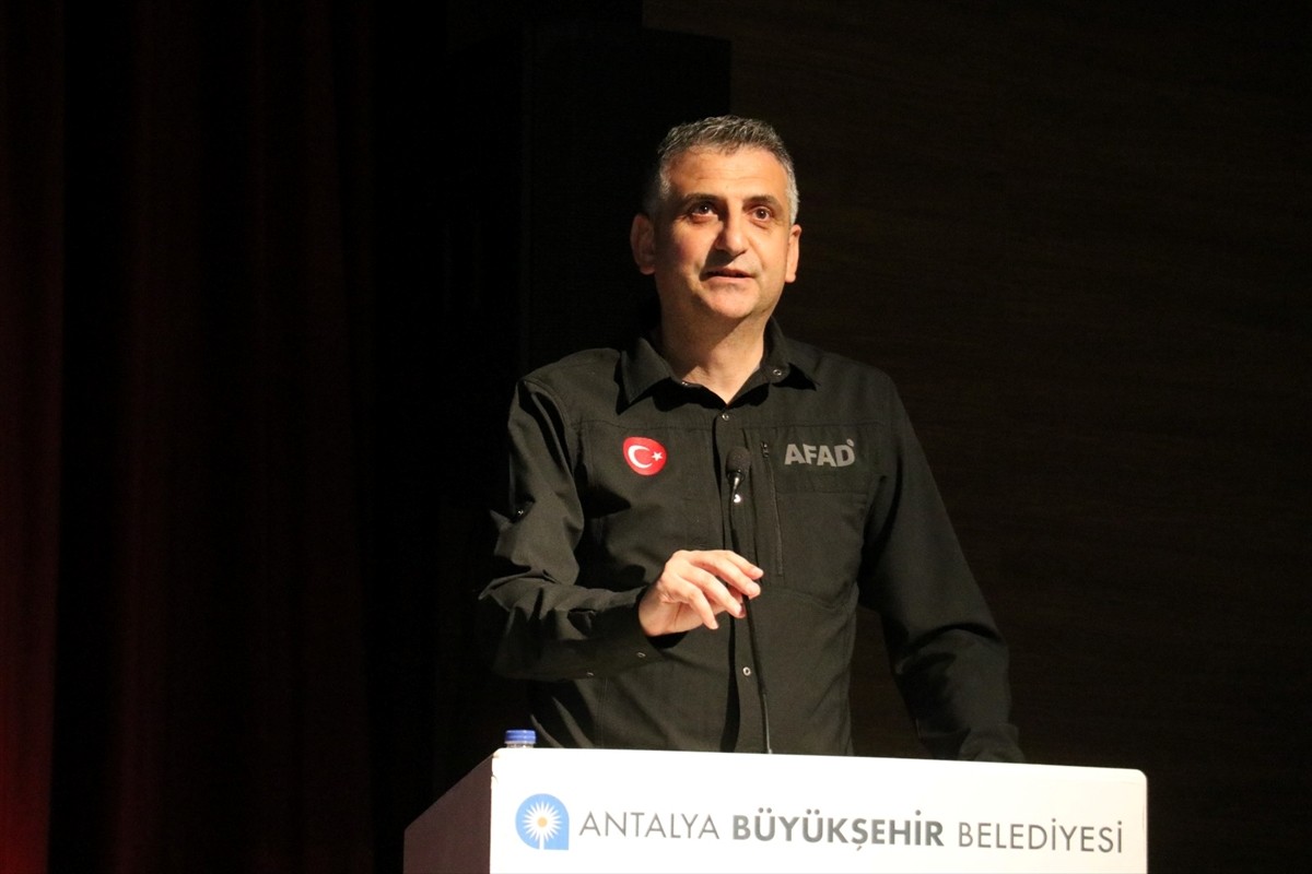 Antalya'nın Gazipaşa ilçesinde afet bilincini artırmak ve olası afetlere karşı farkındalık...