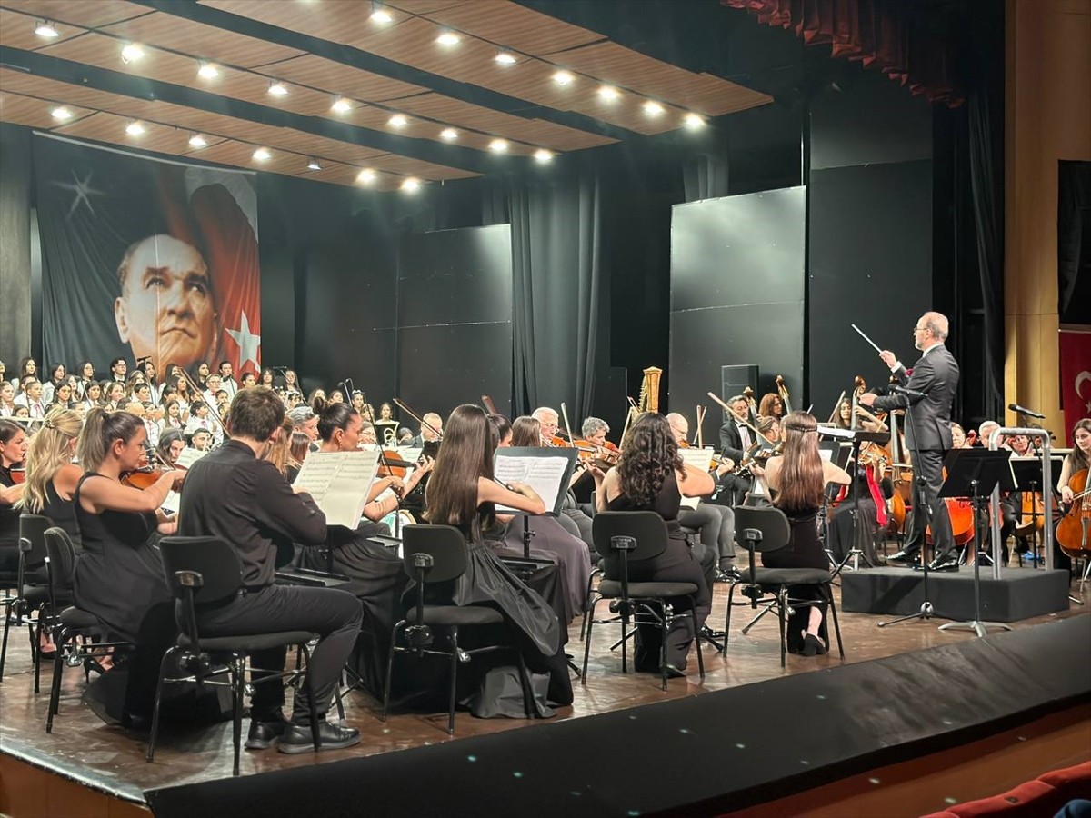 Antalya Devlet Senfoni Orkestrası, Türkiye Büyük Millet Meclisinin açılışının 105. yıl dönümü ve...