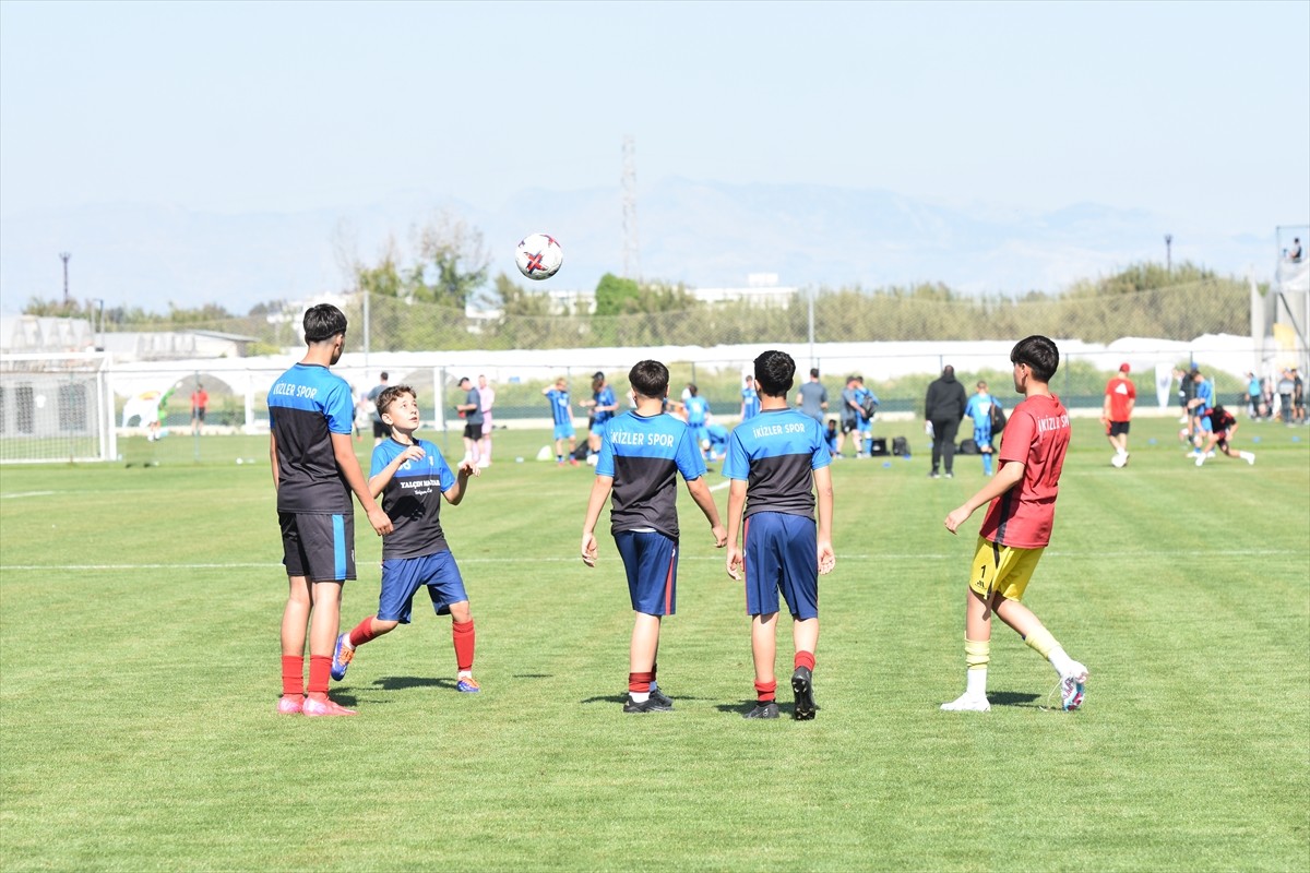 Antalya Valiliğinin himayesinde, Antalya Büyükşehir Belediyesinin ev sahipliğinde, Gençlik ve Spor...