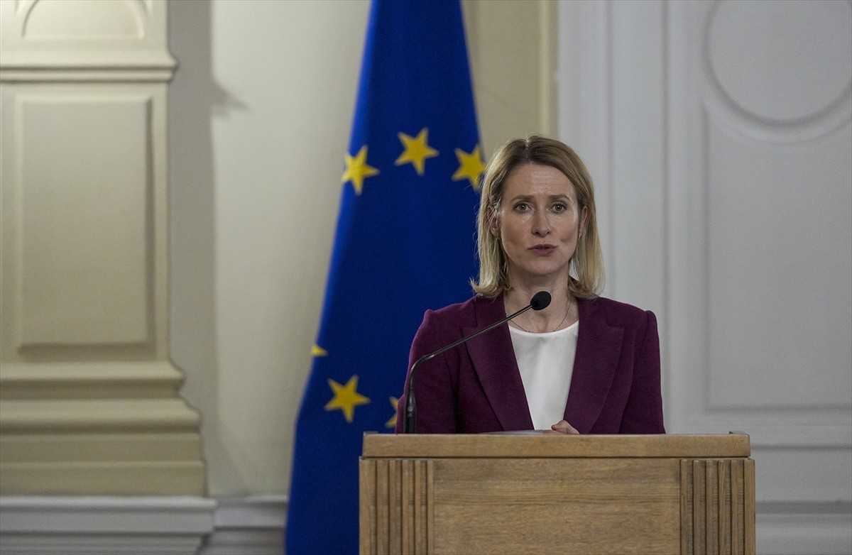 Avrupa Birliği (AB) Dış İlişkiler ve Güvenlik Politikası Yüksek Temsilcisi Kaja Kallas (solda)...