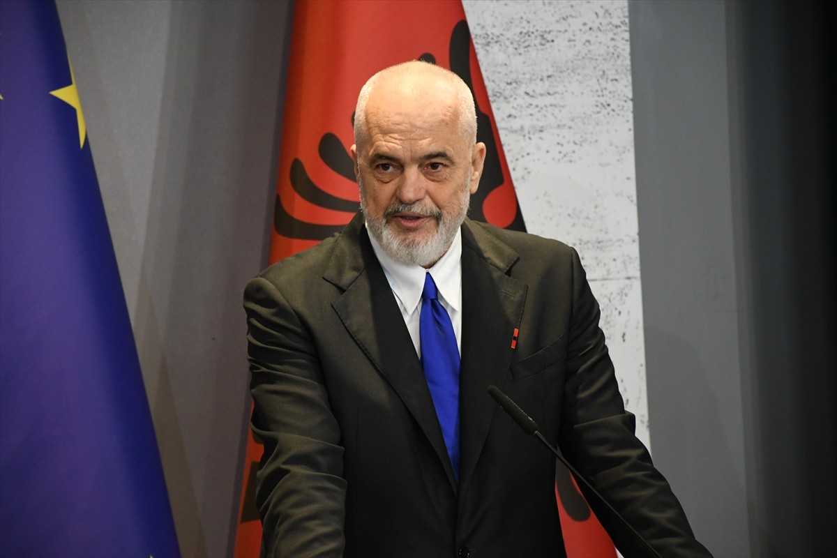 Avrupa Birliği (AB) Dış İlişkiler ve Güvenlik Politikası Yüksek Temsilcisi Kaja Kallas (solda)...