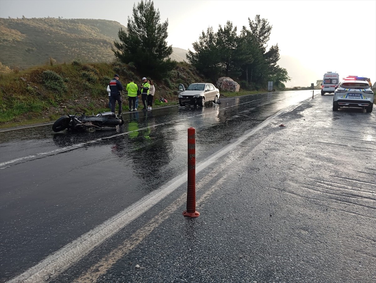 Aydın'ın Germencik ilçesinde otomobille çarpışan motosikletin sürücüsü yaşamını...