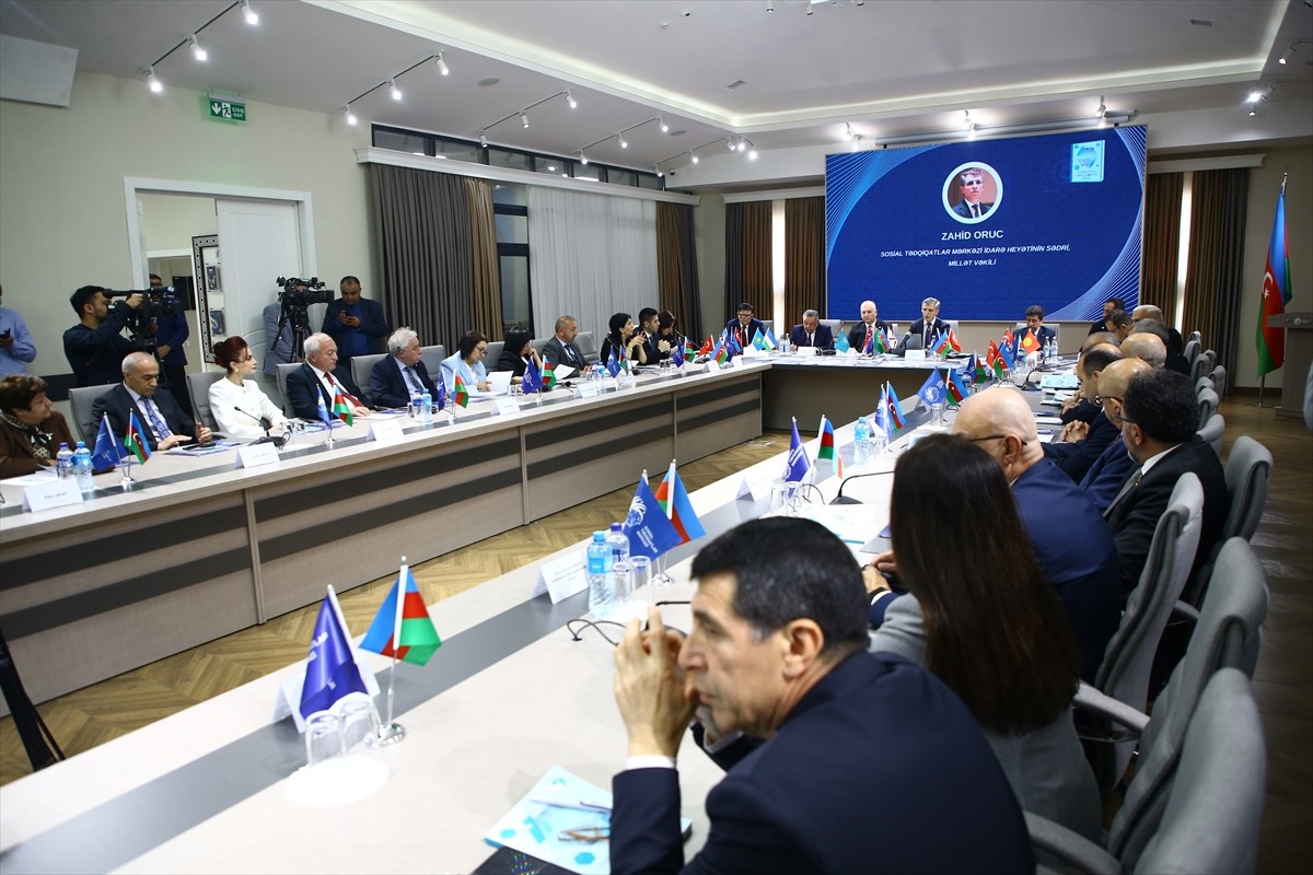 Azerbaycan'ın başkenti Bakü'de "Türk Barometresi 2024-Türk Devletlerinde Eğitim ve Bilim Alanında...