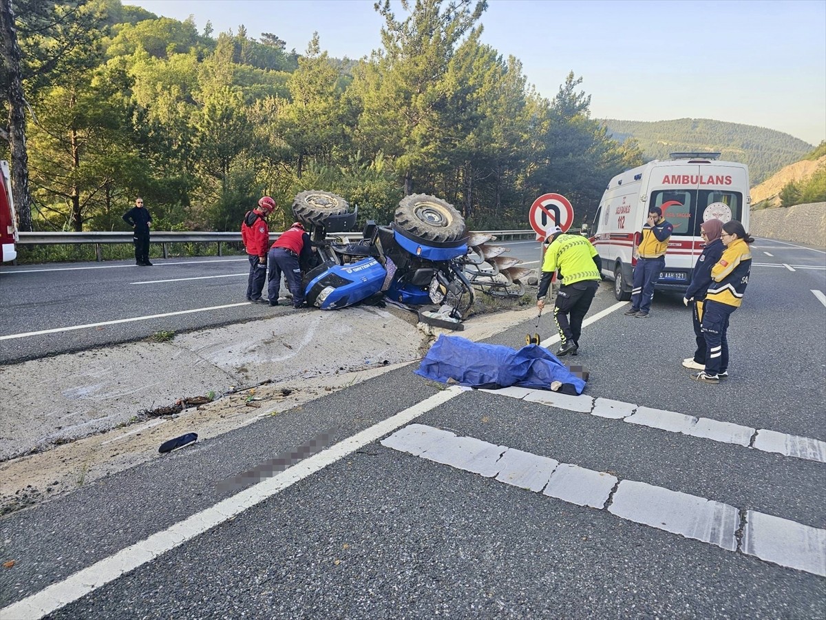 Balıkesir'in Havran ilçesinde devrilen traktörün sürücüsü hayatını kaybetti. Kaza yerine polis ve...