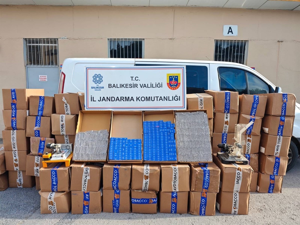 Balıkesir’de jandarma ekiplerince düzenlenen uyuşturucu operasyonunda 8 zanlı yakalandı. Söz...