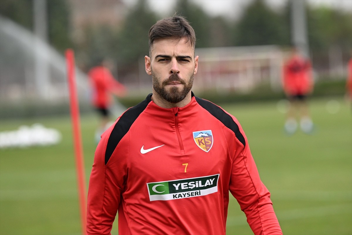 Bellona Kayserispor, Trendyol Süper Lig'in 34. haftasında Corendon Alanyaspor ile deplasmanda...