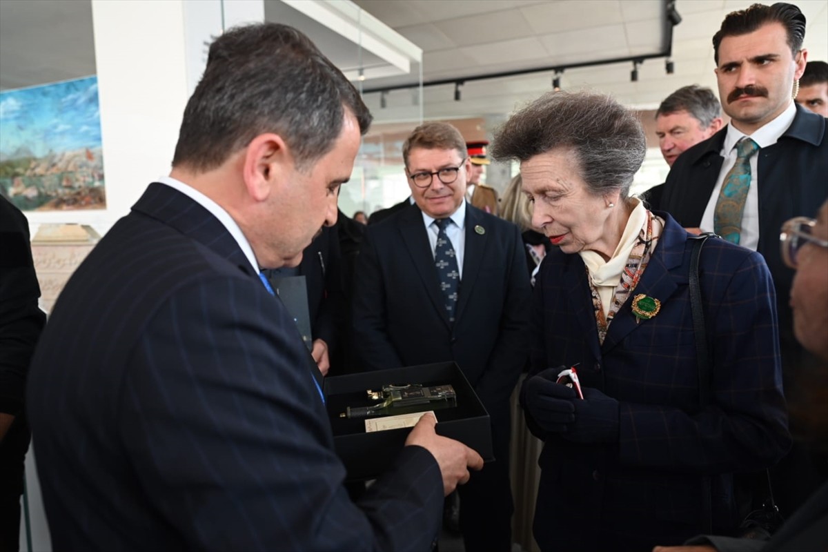 Birleşik Krallık Kraliyet Prensesi Anne, Gelibolu Yarımadası'ndaki Seddülbahir Kalesi'ni ziyaret...