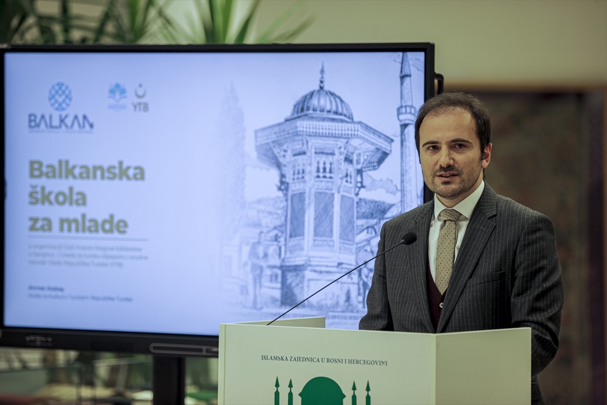 Bosna Hersek'in başkenti Saraybosna'da lise ve üniversite öğrencilerinin katıldığı "Balkan Gençlik...