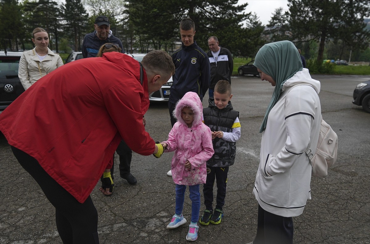 Bosna Hersekli genç sporcu Faruk Suljovic, 3 çocuk annesi kanser hastası Anelije Smajic'in...