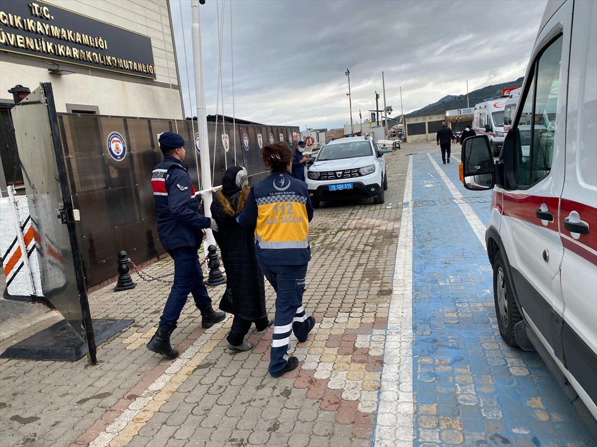 Çanakkale'nin Ayvacık açıklarında düzensiz göçmenleri taşıyan botunun batması sonucu ilk...