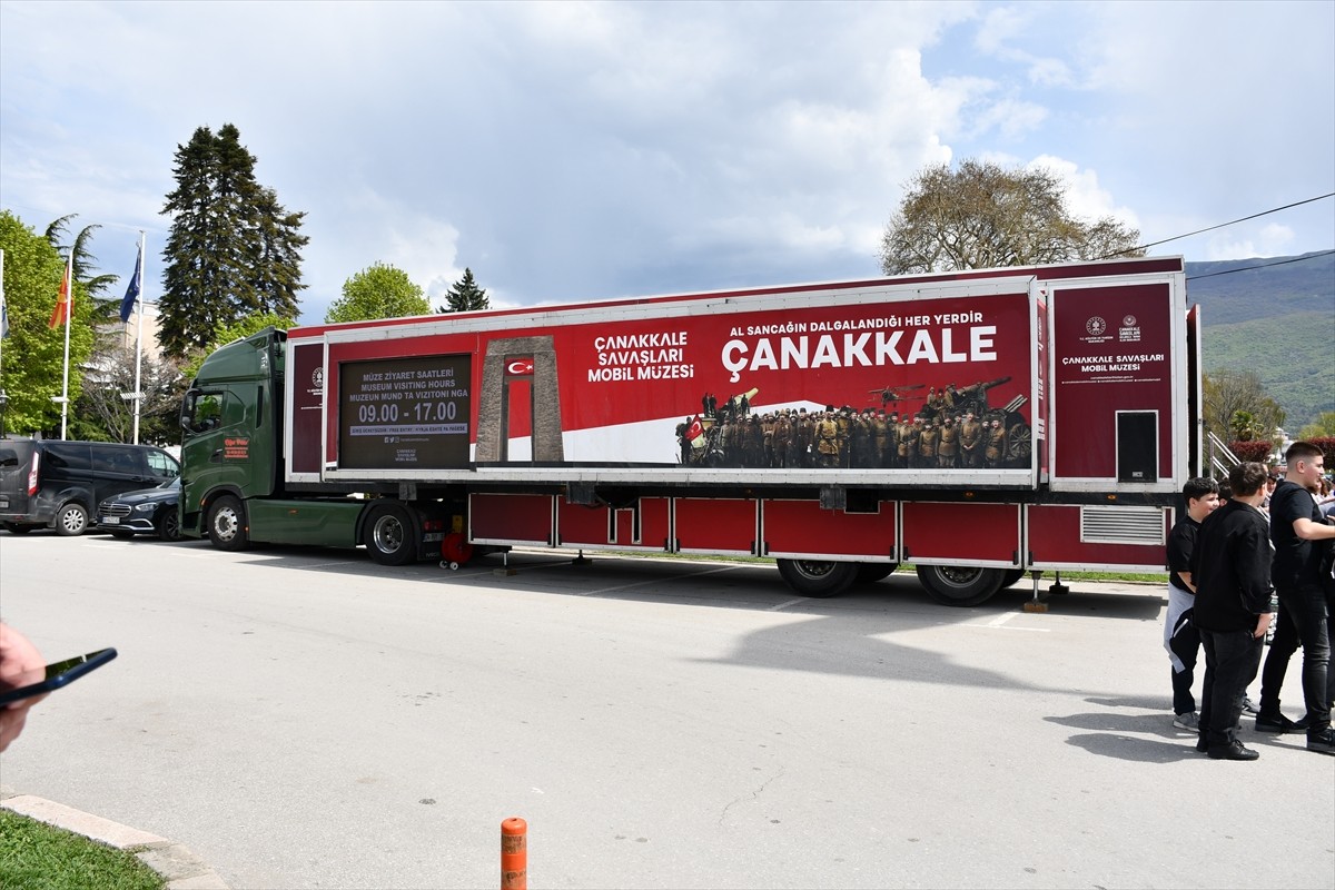Çanakkale Savaşları'ndan kalma objelerin sergilendiği, dijital gösterilerin sunulduğu "Çanakkale...