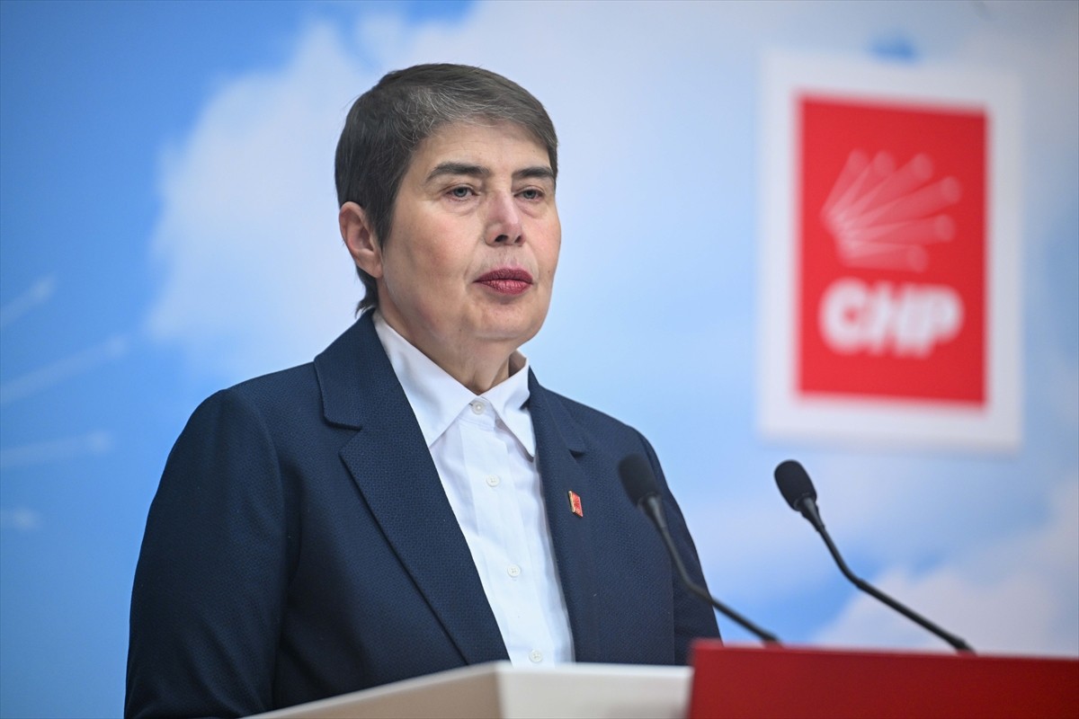 CHP Genel Başkan Yardımcısı Zeliha Aksaz Şahbaz, CHP Genel Merkezi'nde düzenlediği basın...