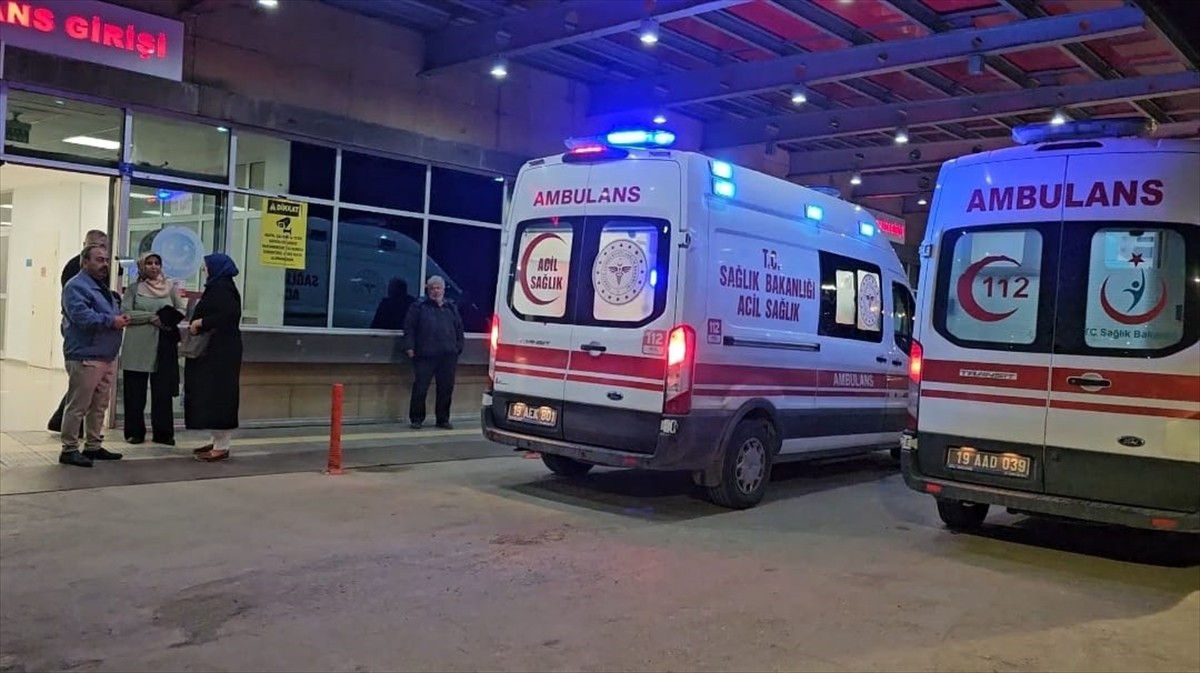 Çorum’un İskilip ilçesinde kahvehanede çıkan silahlı kavgada 2 kişi yaralandı.