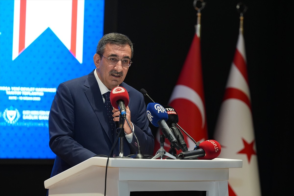 Cumhurbaşkanı Yardımcısı Cevdet Yılmaz (sağ 2), Kuzey Kıbrıs Türk Cumhuriyeti'nde (KKTC) Lefkoşa...