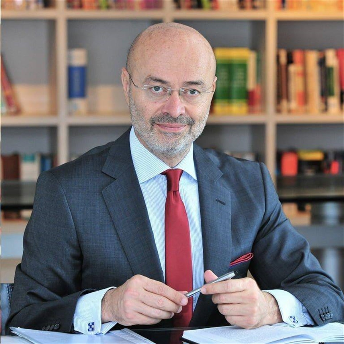 Depremin yine gündemin ilk sırasına oturduğu megakentte hukukçular, kentsel dönüşümün hızlı ve...