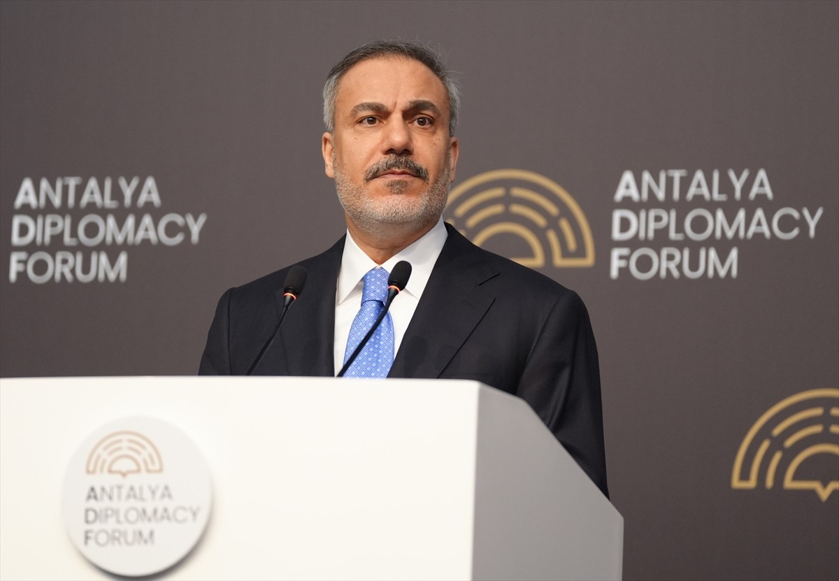 Dışişleri Bakanı Hakan Fidan, Anadolu Ajansının (AA) "Global İletişim Ortağı" olarak yer aldığı...