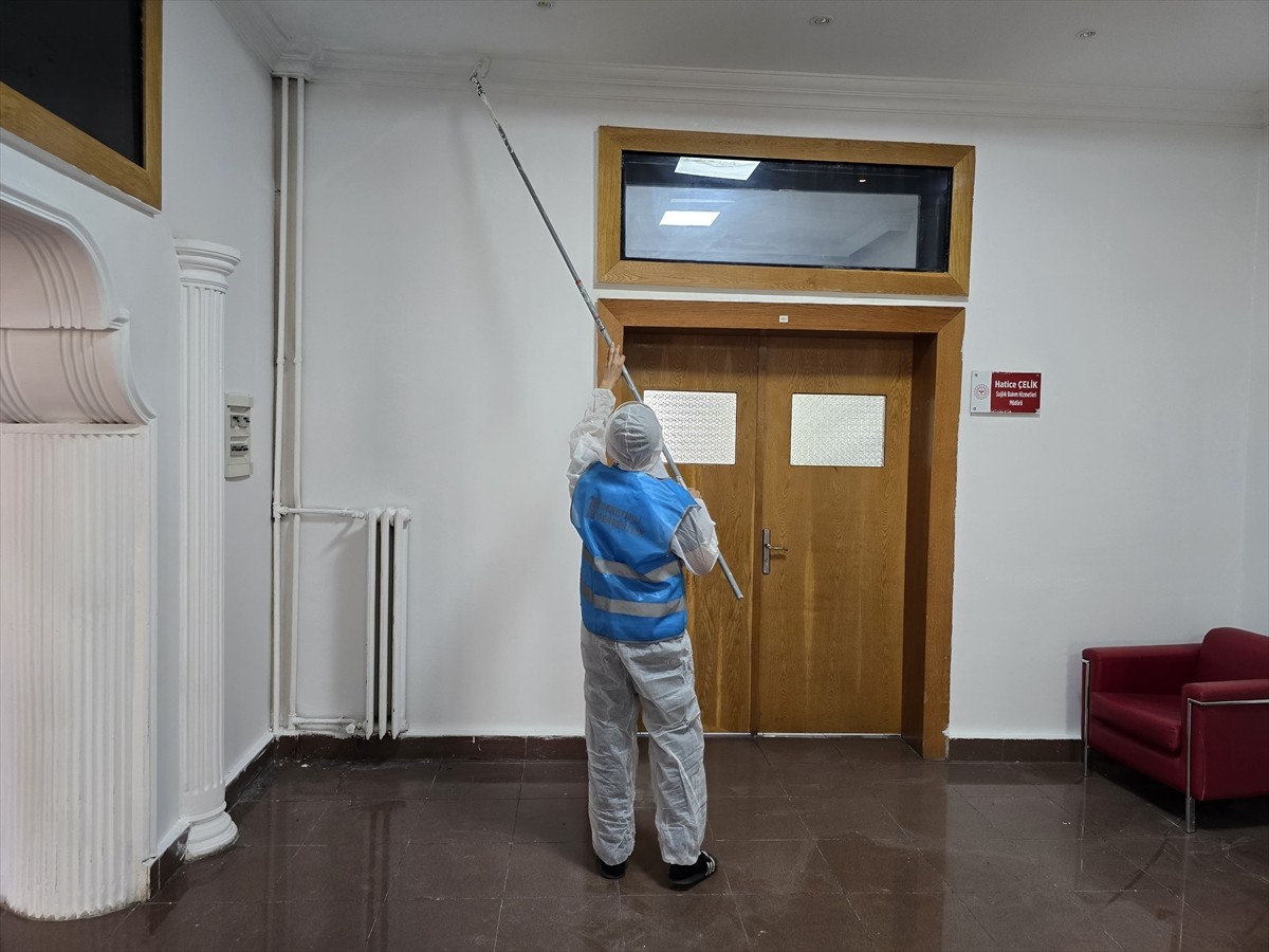 Diyarbakır'da Denetimli Serbestlik Müdürlüğünce hükümlülerden oluşturulan mobil ekip, geçen yıl...