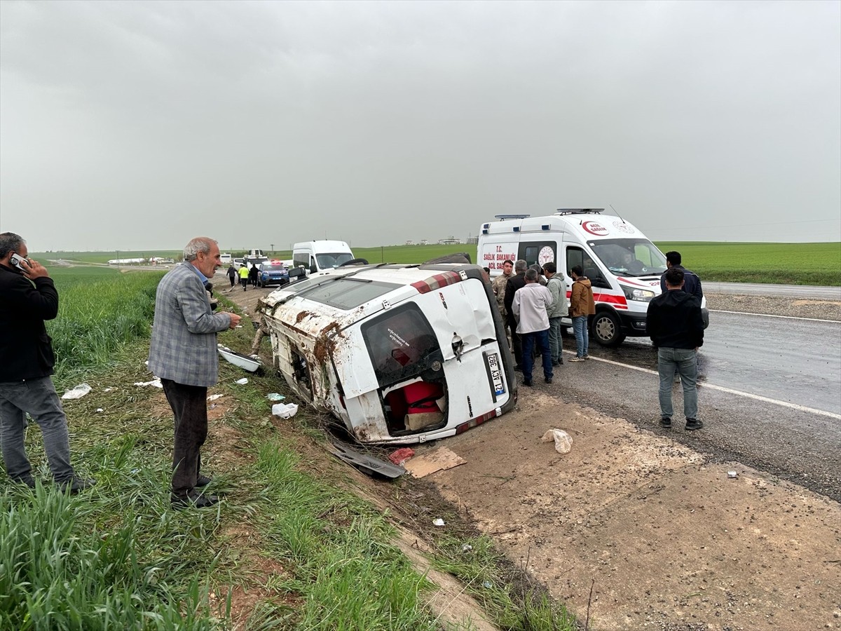 Diyarbakır'ın Kocaköy ilçesinde minibüsün devrilmesi sonucu 7 kişi yaralandı. İhbar üzerine kaza...