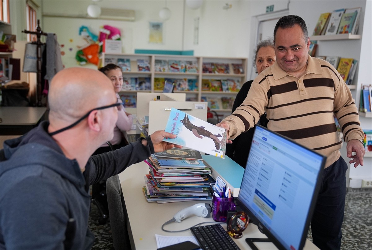 Doğumu sırasında oksijensiz kalması nedeniyle beyin hücrelerinde hasar oluşan 42 yaşındaki...