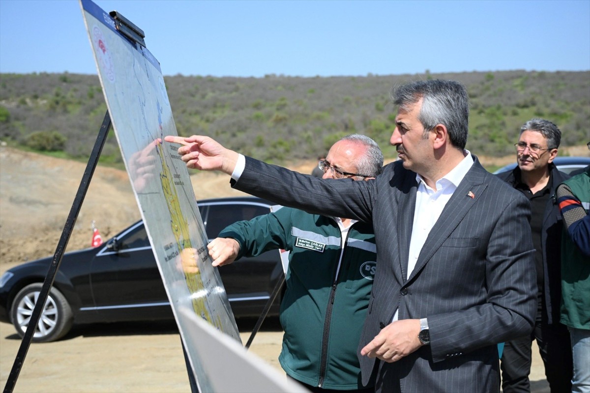 Edirne'de 56 bin 500 dönüm araziyi suyla buluşturacak Çömlekköy Barajı'nın yapım çalışmaları devam...