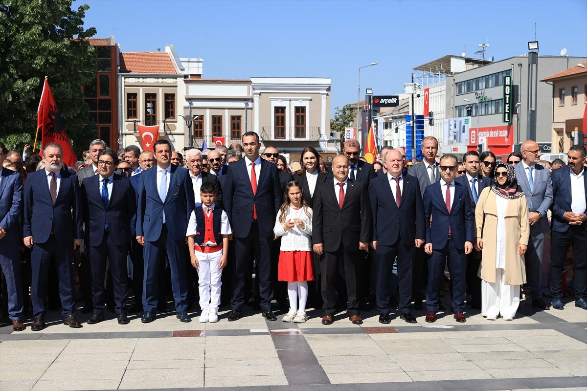 Edirne, Kırklareli ve Tekirdağ'da 23 Nisan Ulusal Egemenlik ve Çocuk Bayramı dolayısıyla tören...