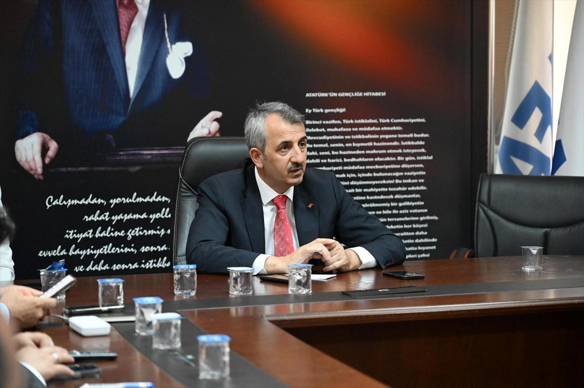 Edirne Valiliği, İstanbul'da meydana gelen 6,2 büyüklüğündeki depremin ardından kentte herhangi...