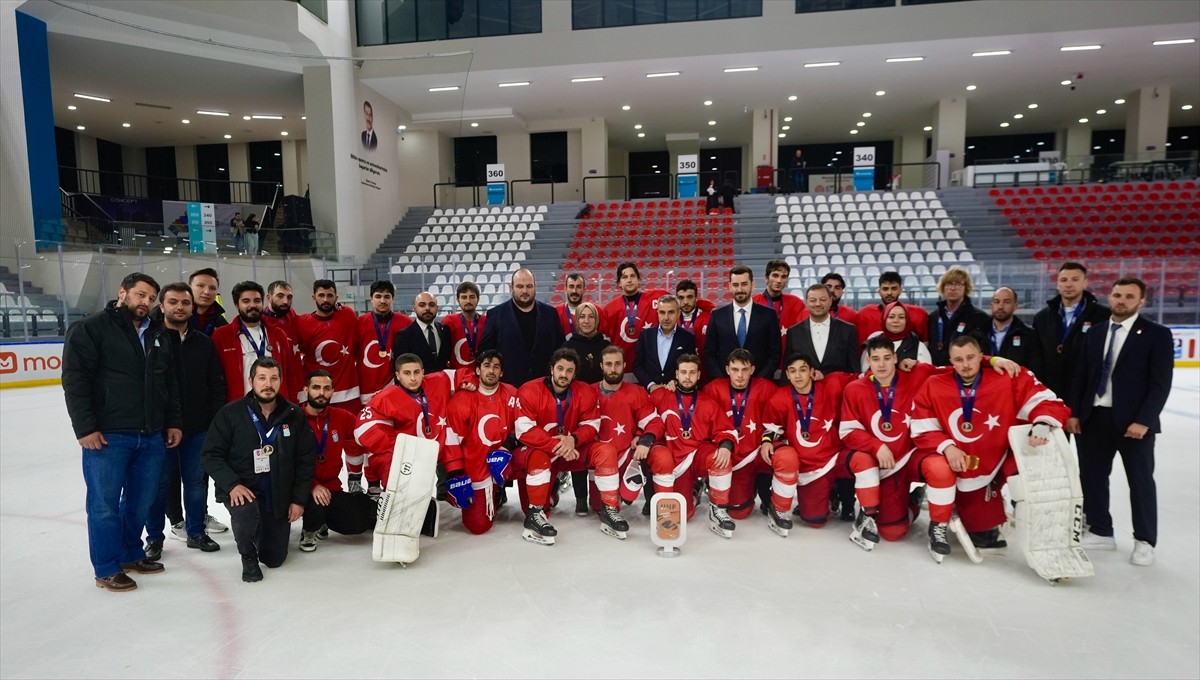 Erkekler Buz Hokeyi Dünya Şampiyonası 3. Klasman A Grubu maçında T​​​​​ürkiye Buz Hokeyi Erkek...