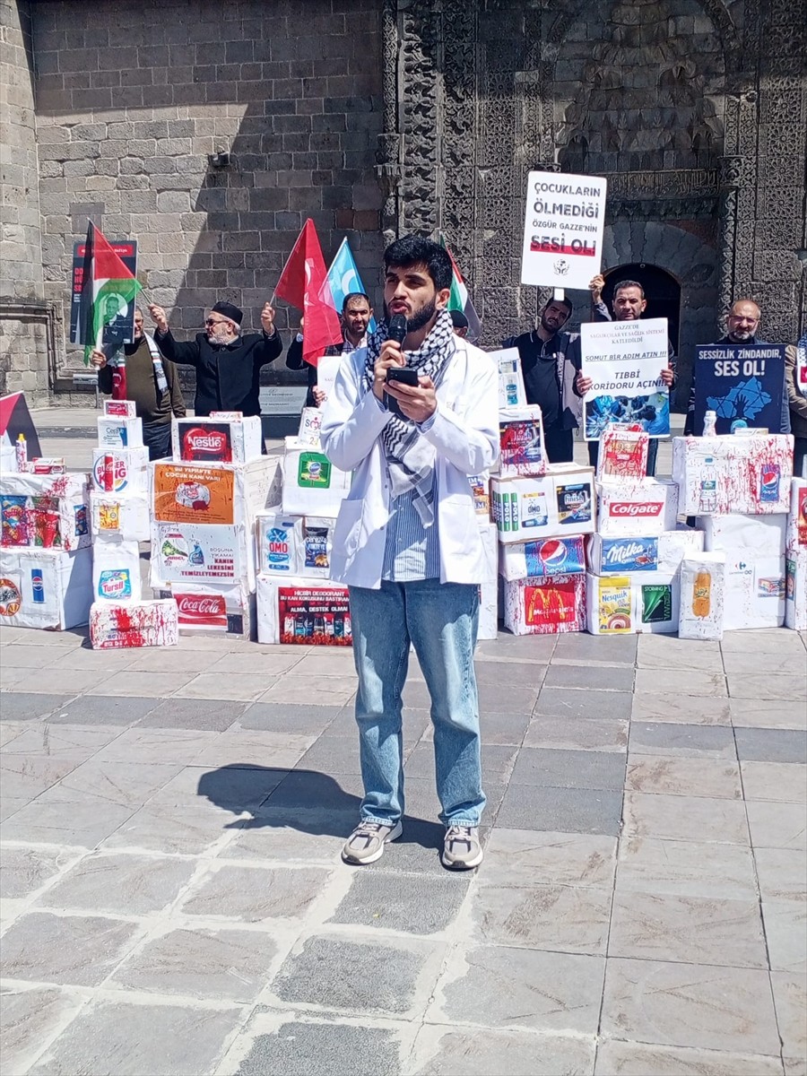 Erzurum'da hekim ve sağlıkçılar, İsrail'in Gazze'ye yönelik saldırılarını protesto etmek ve zulme...