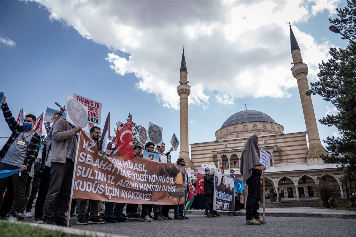 Erzurum'da, İsrail'in Gazze'ye yönelik saldırılarını protesto ve Doğu Türkistan'a destek amacıyla...