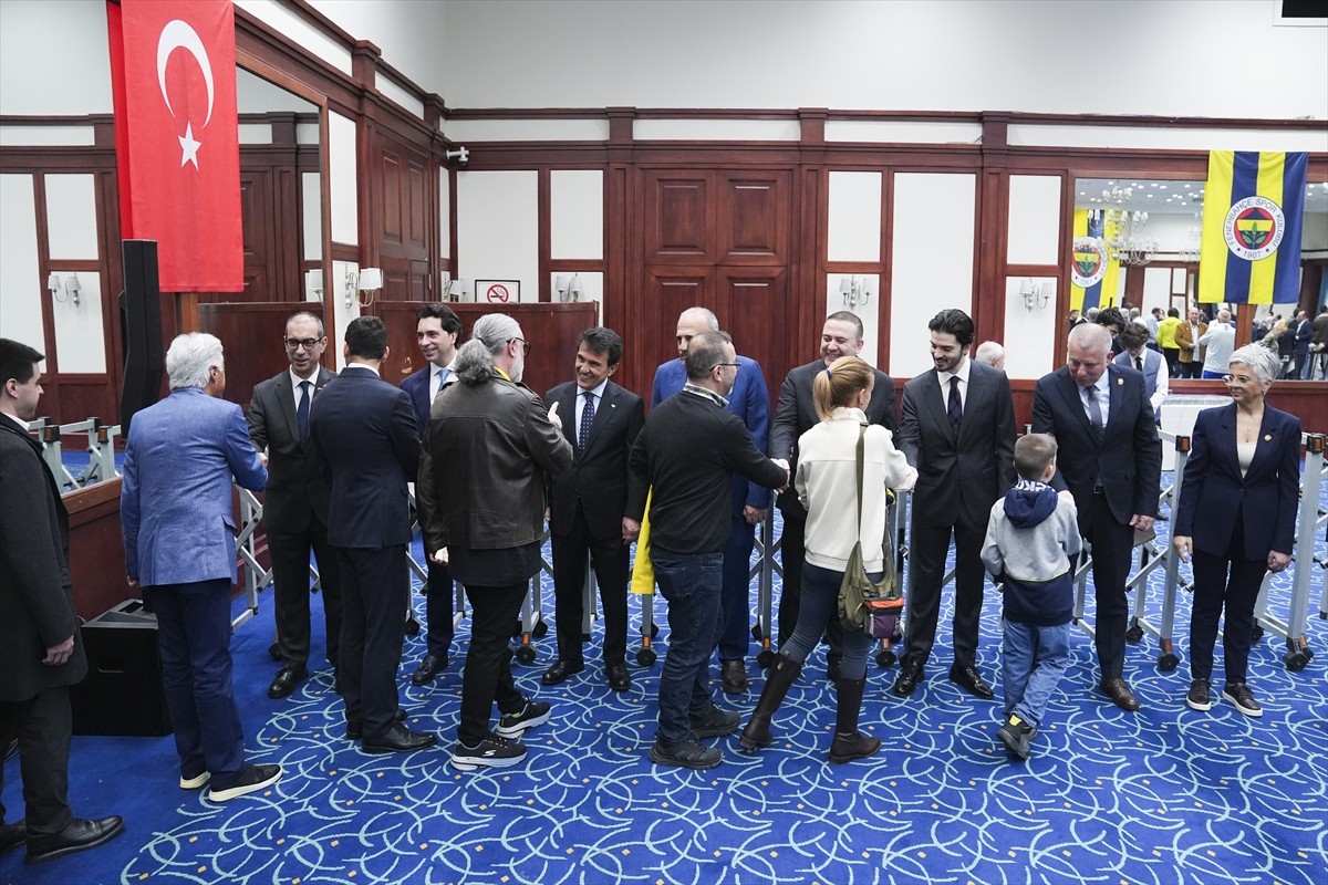 Fenerbahçe Kulübünde Ramazan Bayramı dolayısıyla geleneksel bayramlaşma töreni düzenlendi....