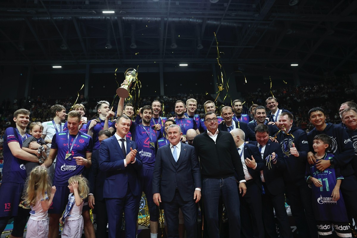 Gençlik ve Spor Bakanı Osman Aşkın Bak, 7. Etnospor Forumu'na katılmak üzere bulunduğu Rusya'da...