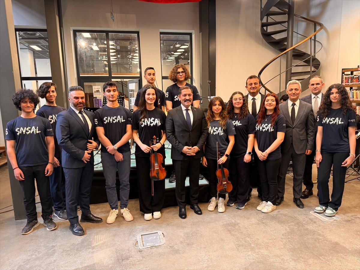 Hatay'da 6 Şubat 2023'teki depremlerde hasar alan Hatay Şehir Müzesi'nin restore edilmesiyle...