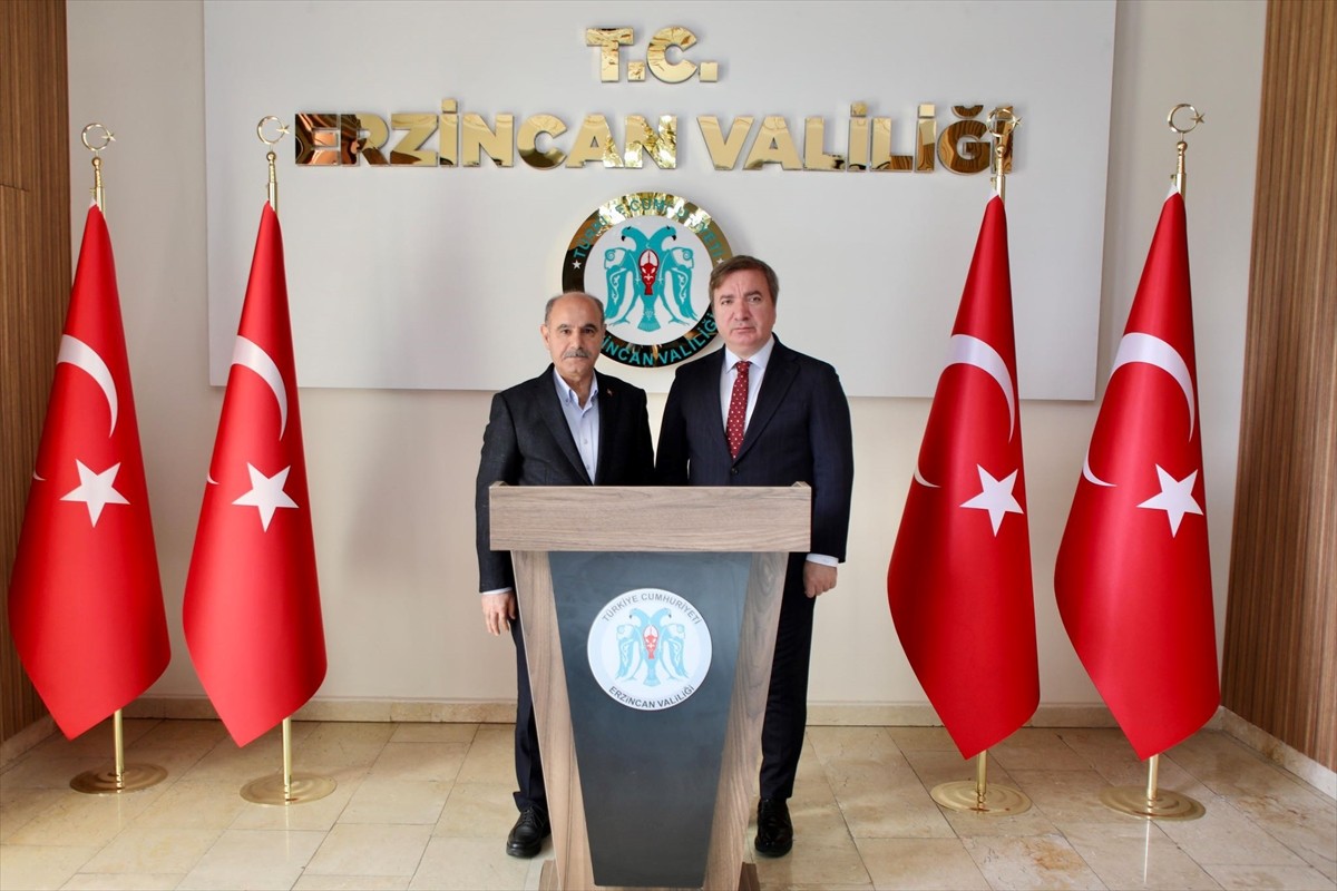 İçişleri Bakan Yardımcısı Mehmet Aktaş, Erzincan'da bazı ziyaretler yaptı.