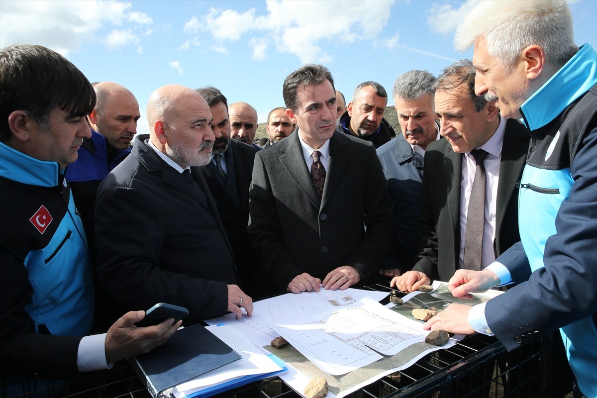 İçişleri Bakan Yardımcısı Mehmet Sağlam, Bitlis'te çeşitli ziyaretler gerçekleştirdi. İl Özel...