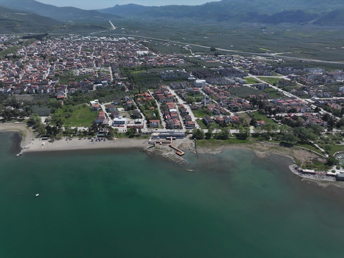 İmparator I. Konstantin'in çağrısıyla Hristiyanlıkta kiliseye bağlı tüm piskoposların katılımıyla...