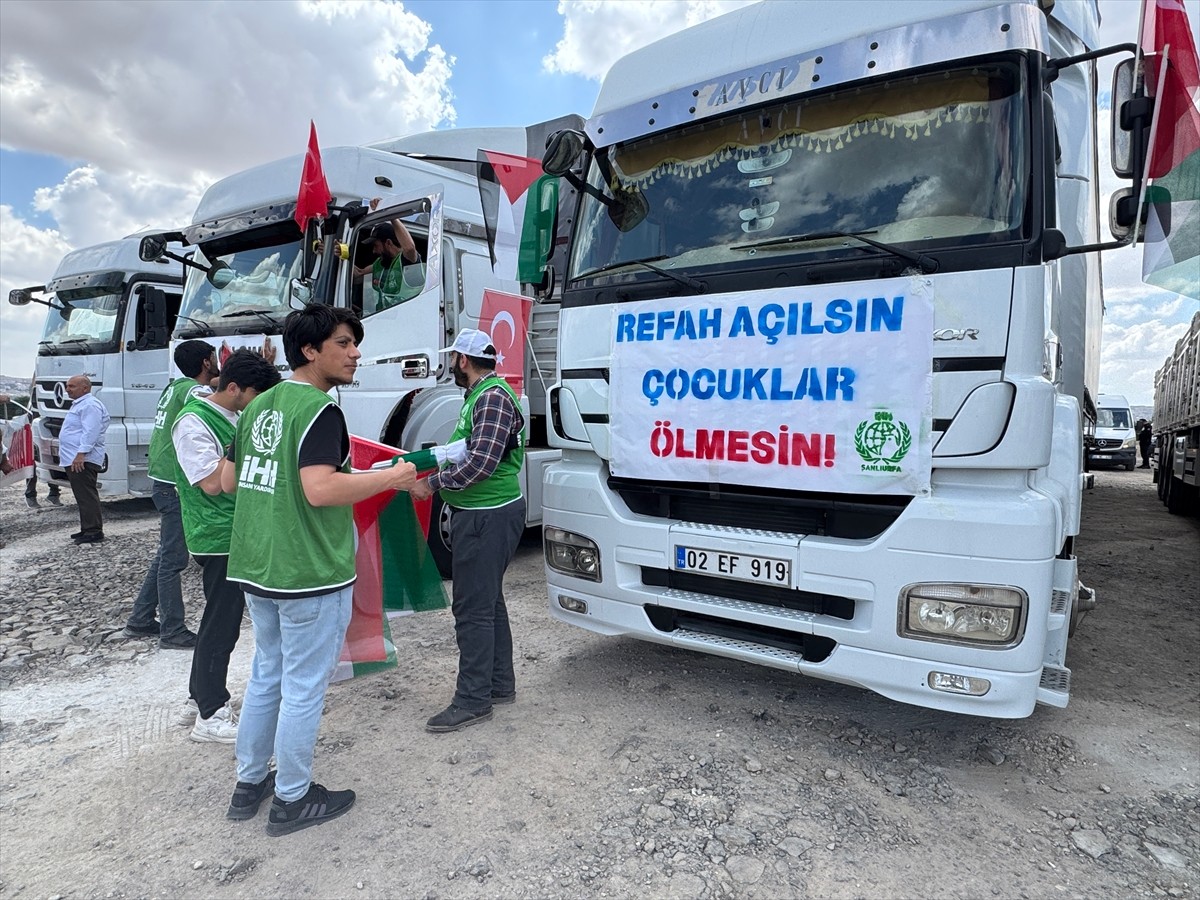  İnsan Hak ve Hürriyetleri (İHH) İnsani Yardım Vakfı Şanlıurfa Şubesince, İsrail'in Filistin'e...