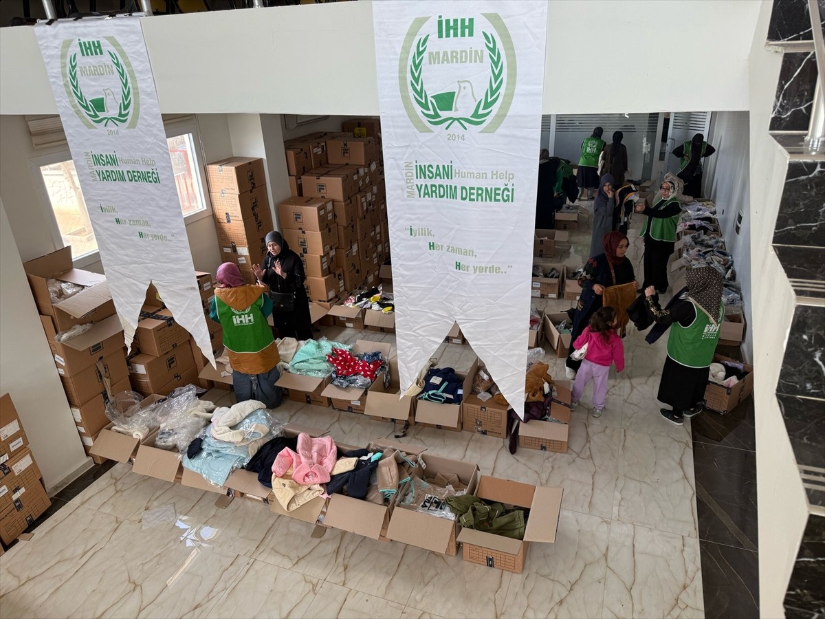 İnsan Hak ve Hürriyetleri (İHH) İnsani Yardım Vakfı, Türkiye'de 800 binden fazla kişiye ramazan...