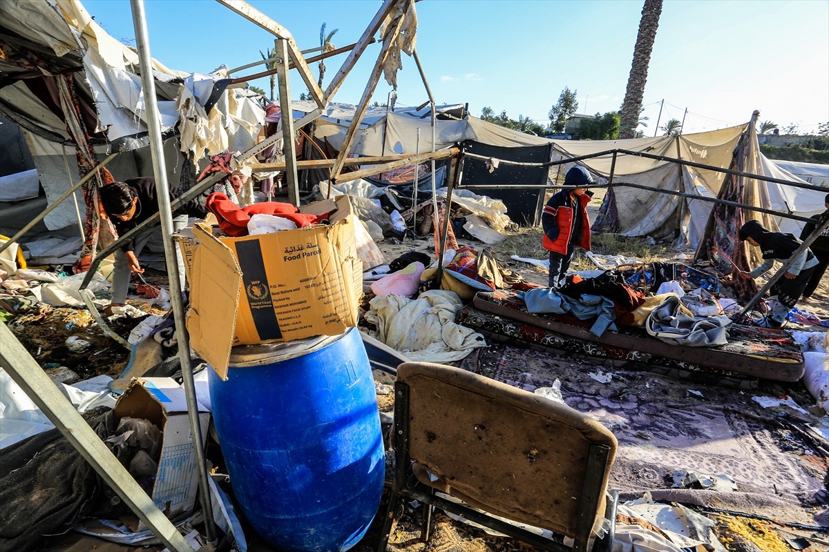 İsrail ordusunun Gazze Şeridi'nin güneyinde yer alan Han Yunus kentindeki El-Mevasi bölgesinde...