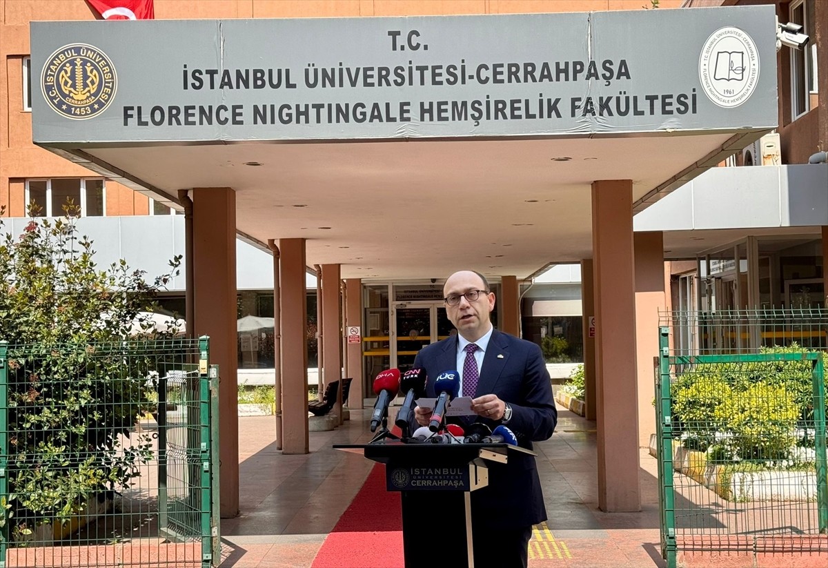 İstanbul Üniversitesi-Cerrahpaşa (İÜC) Rektörü Prof. Dr. Nuri Aydın, Marmara Denizi Silivri...