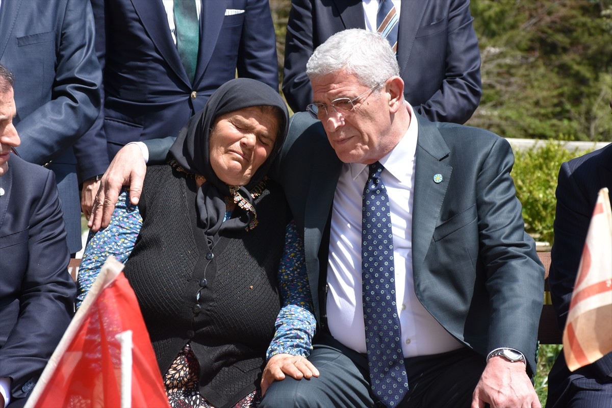 İYİ Parti Genel Başkanı Müsavat Dervişoğlu (sağda), Trabzon'un Maçka ilçesi kırsalında, 11 Ağustos...