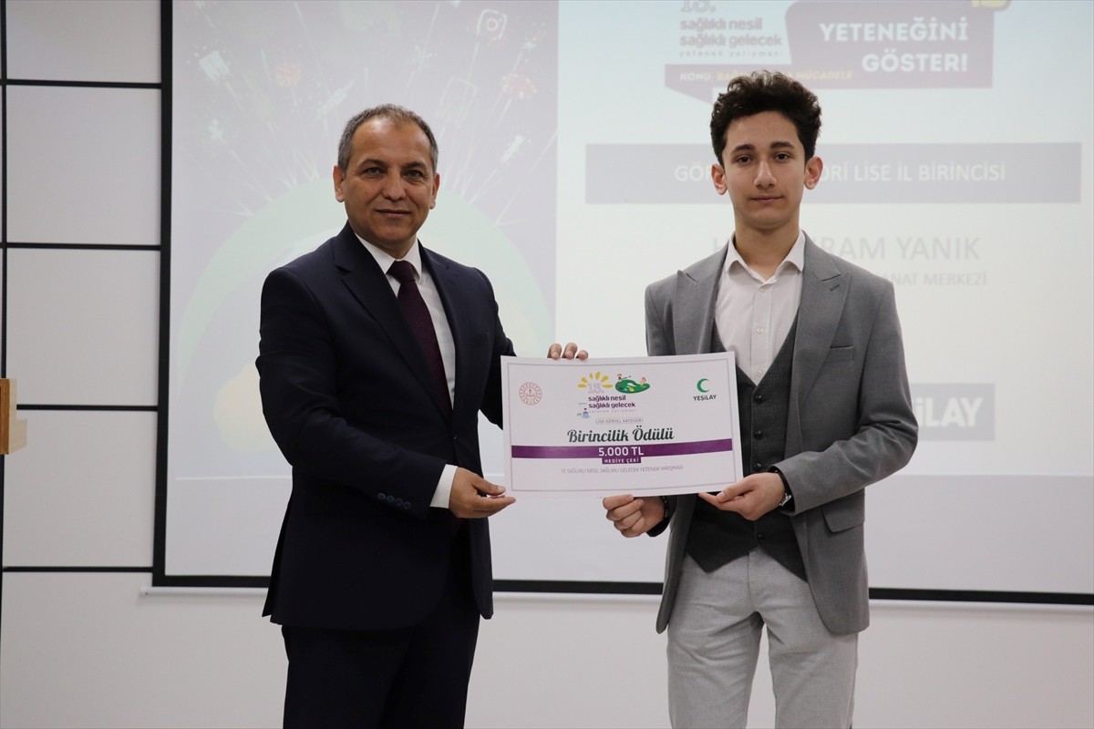 Kahramanmaraş'ta Yeşilay Şubesi ile İl Milli Eğitim Müdürlüğünce düzenlenen "Sağlıklı Nesil...